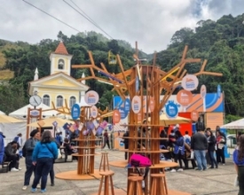Sarau Literário encanta alunos com arte, leitura e protagonismo juvenil | Jornal A Voz da Serra