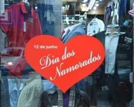 Dia dos Namorados: lojas podem estender horário a partir de 4 de junho. | A Voz da Serra