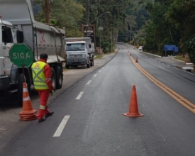 RJ-116 tem trecho em “pare e siga” hoje para serviços de poda de árvores  | A Voz da Serra