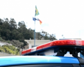 Dois presos e prejuízo de R$ 100 mil ao tráfico em operação policial  | A Voz da Serra